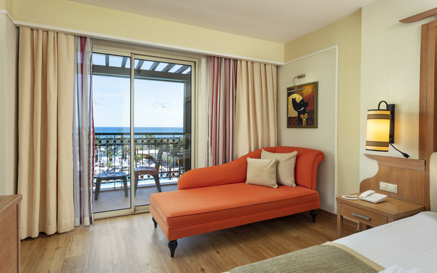 Dobedan Beach Resort Galeri Standard Room Card5