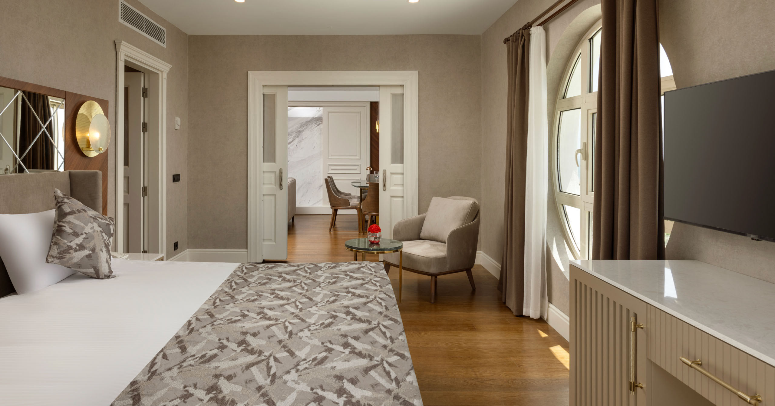Dobedan Hotel Beach Resort Royal Suit Slider D4