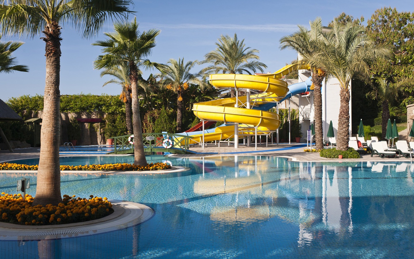 Dobedan Beach Resort Galeri Pool Card08