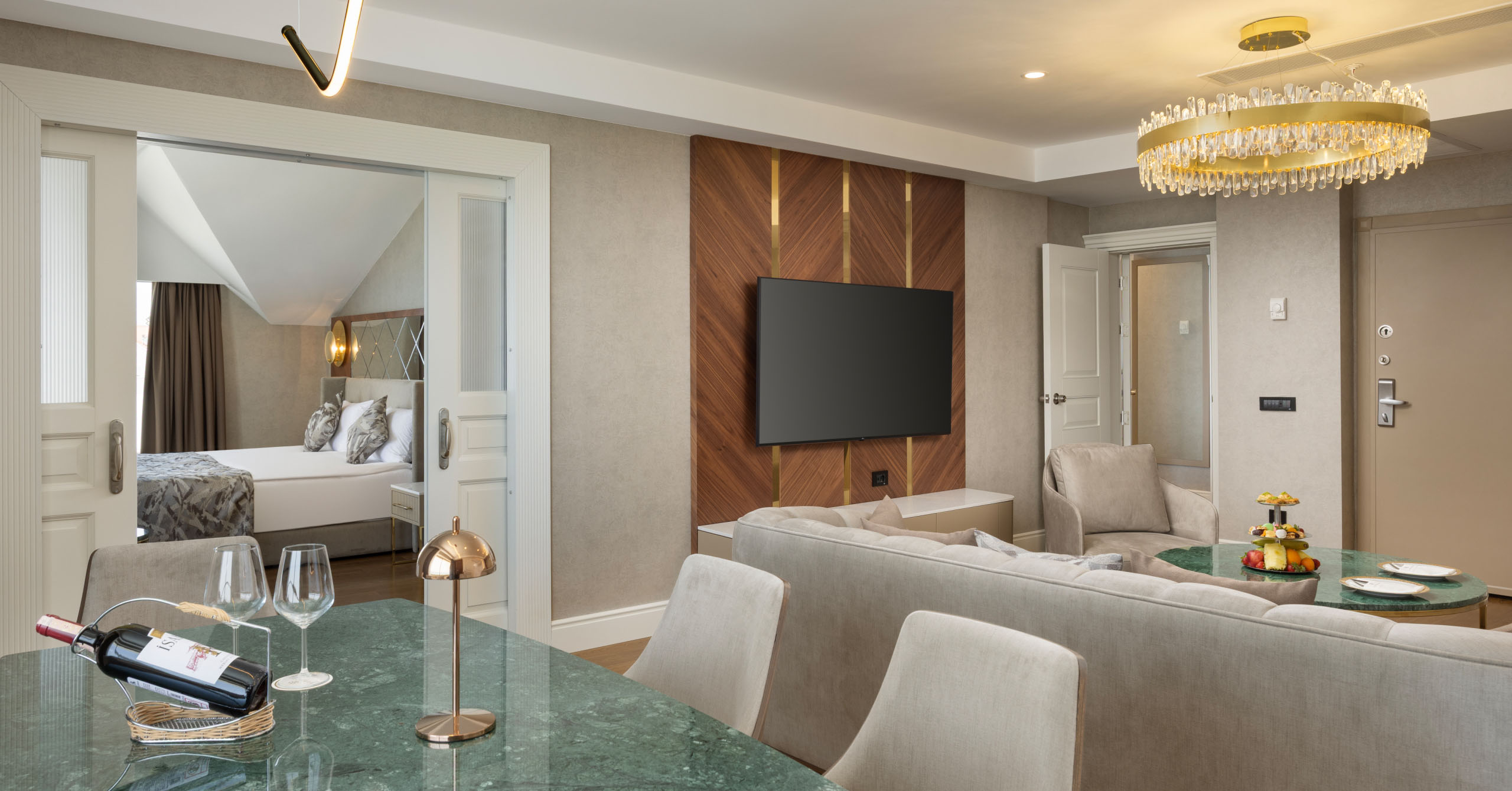 Dobedan Hotel Beach Resort Royal Suit Slider D1