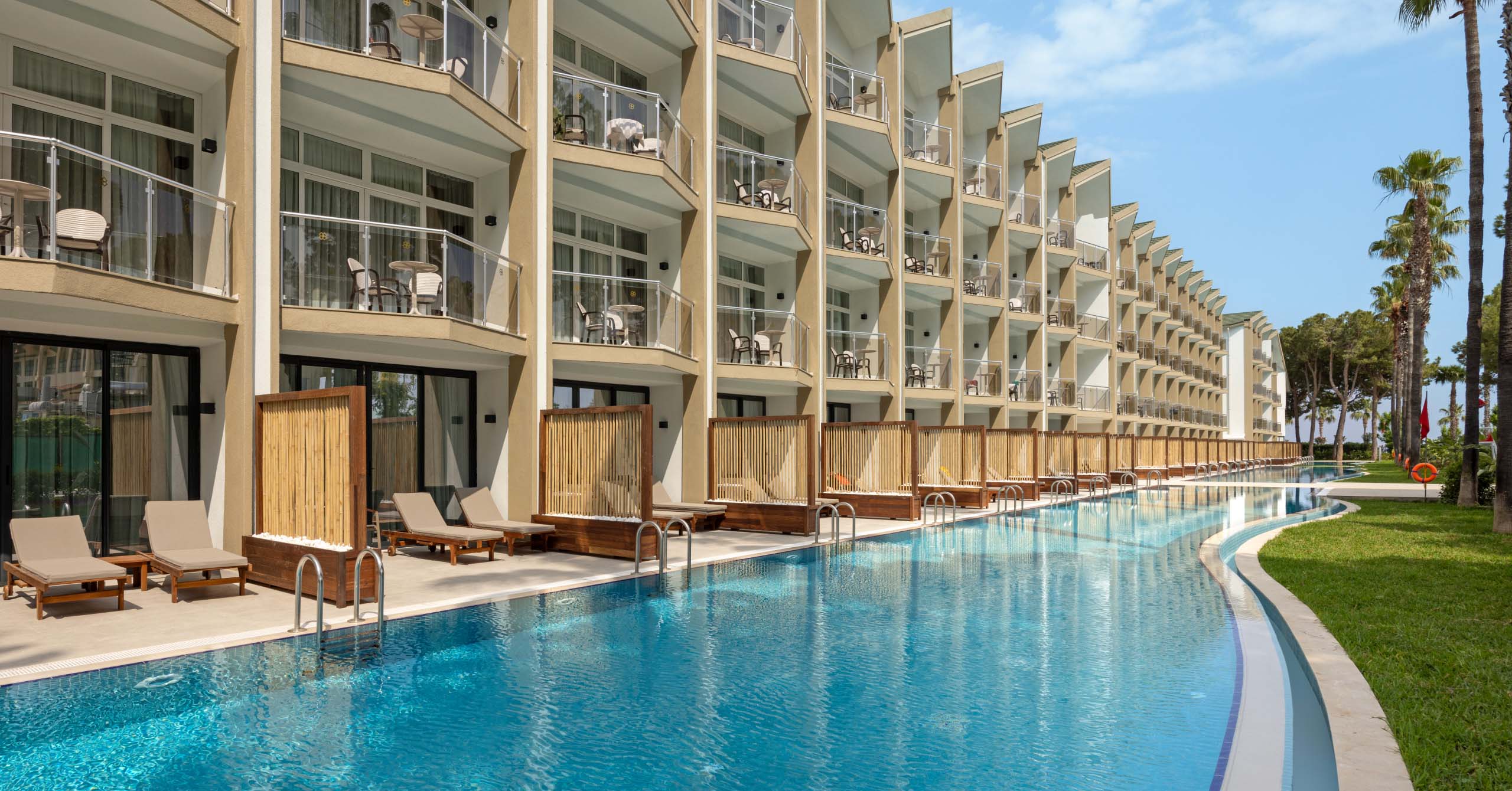 Dobedan Hotel Kemer Swim Up Slider D6