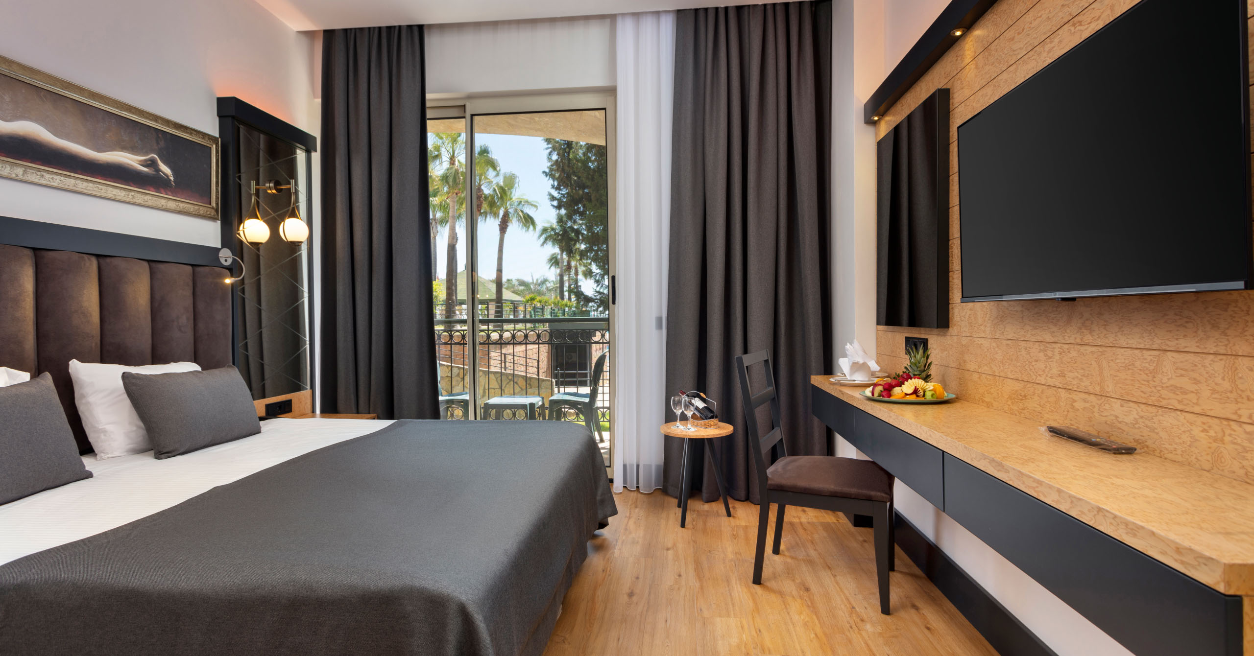 Dobedan Hotel Beach Resort Aile Odası Slider D