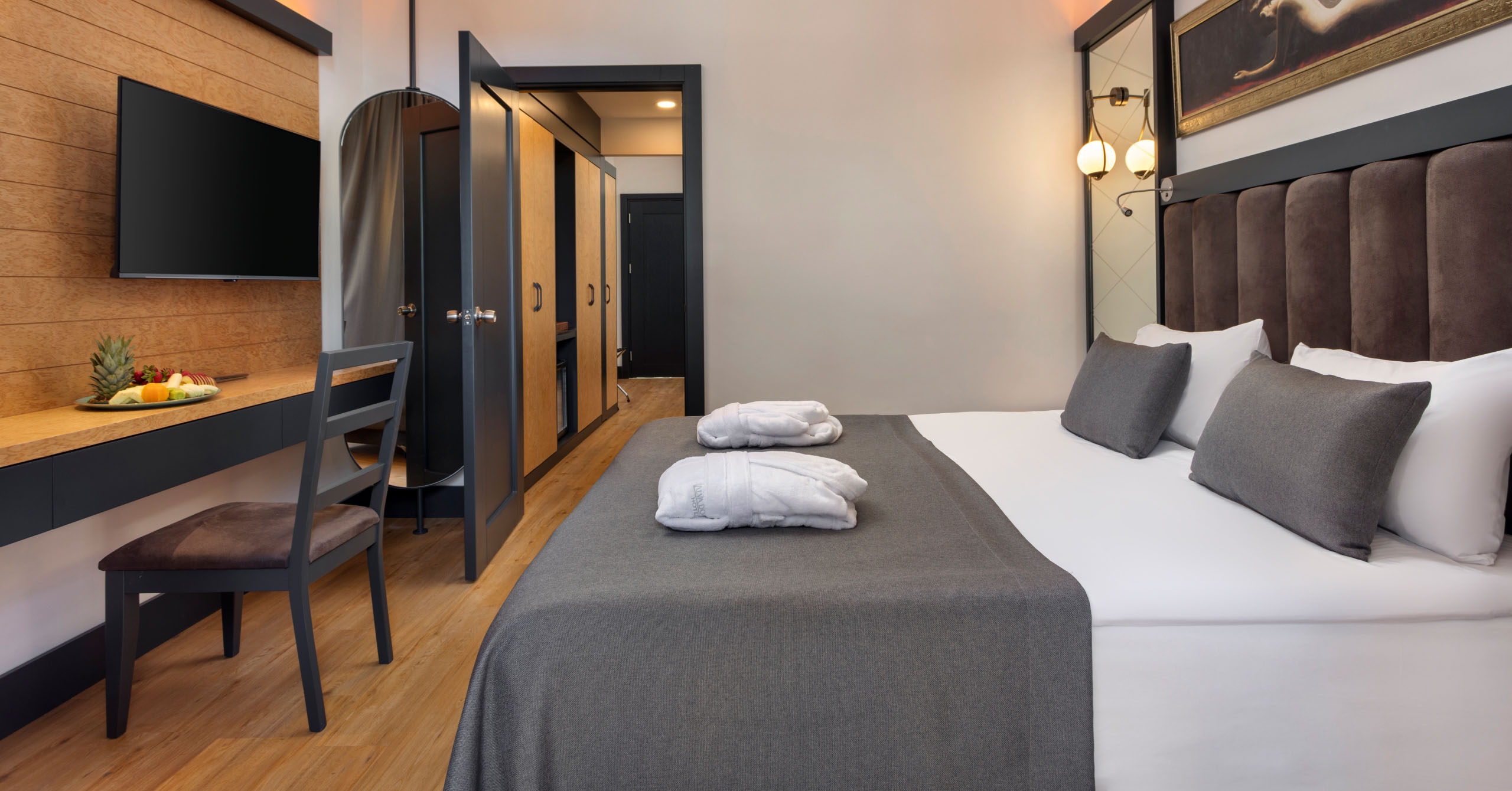 Dobedan Hotel Beach Resort Aile Odası Slider D2