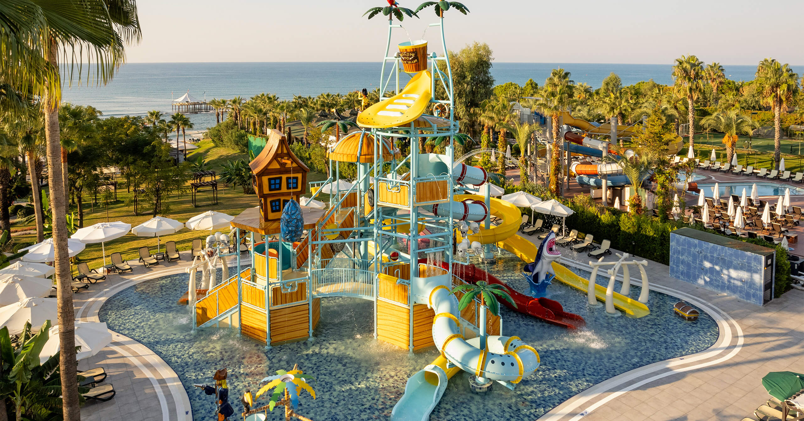 Dobedan Beach Resort Kaydirakli Havuz Slider3