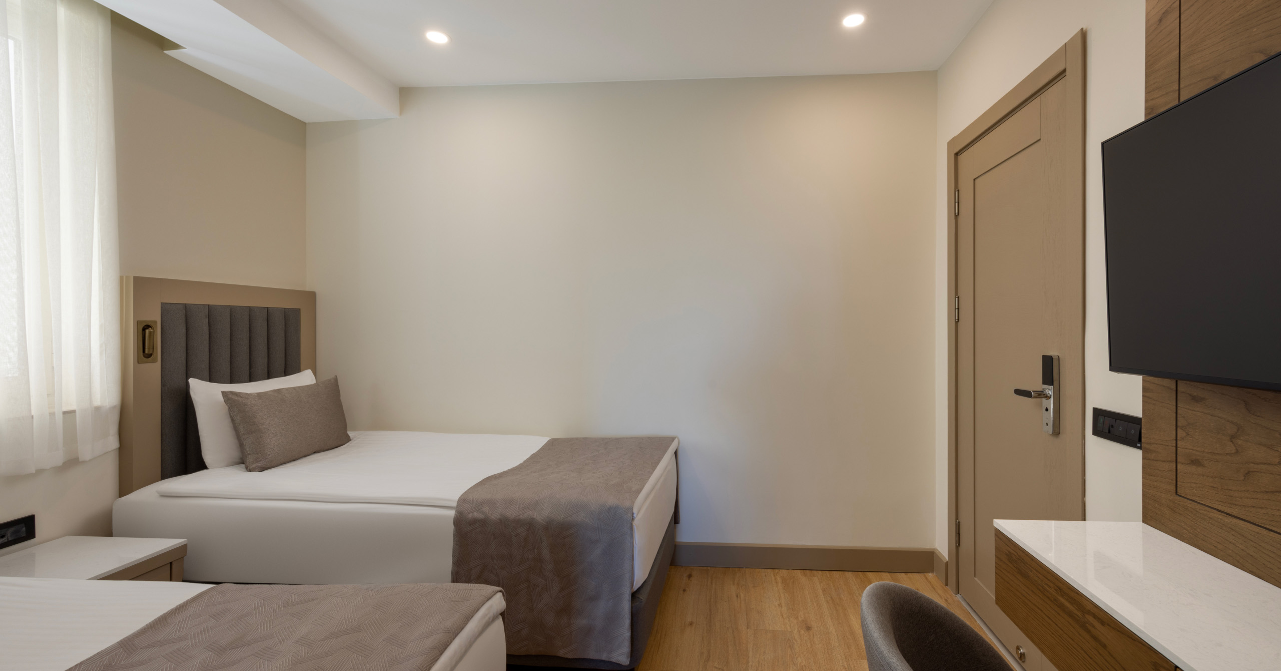 Dobedan Beach Resort Aile Odası Slider D3