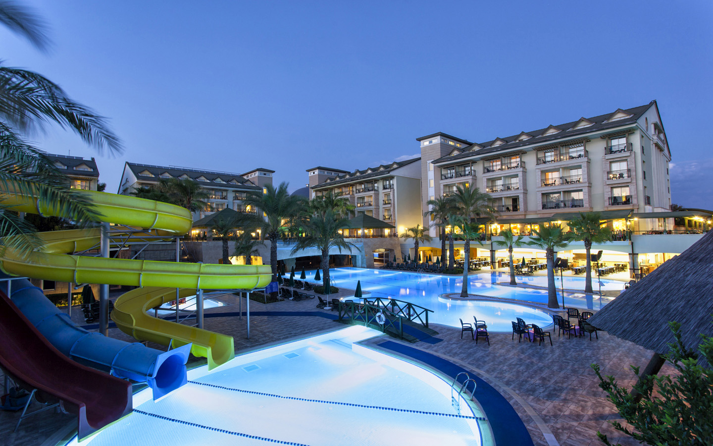 Dobedan Beach Resort Galeri Pool Card07